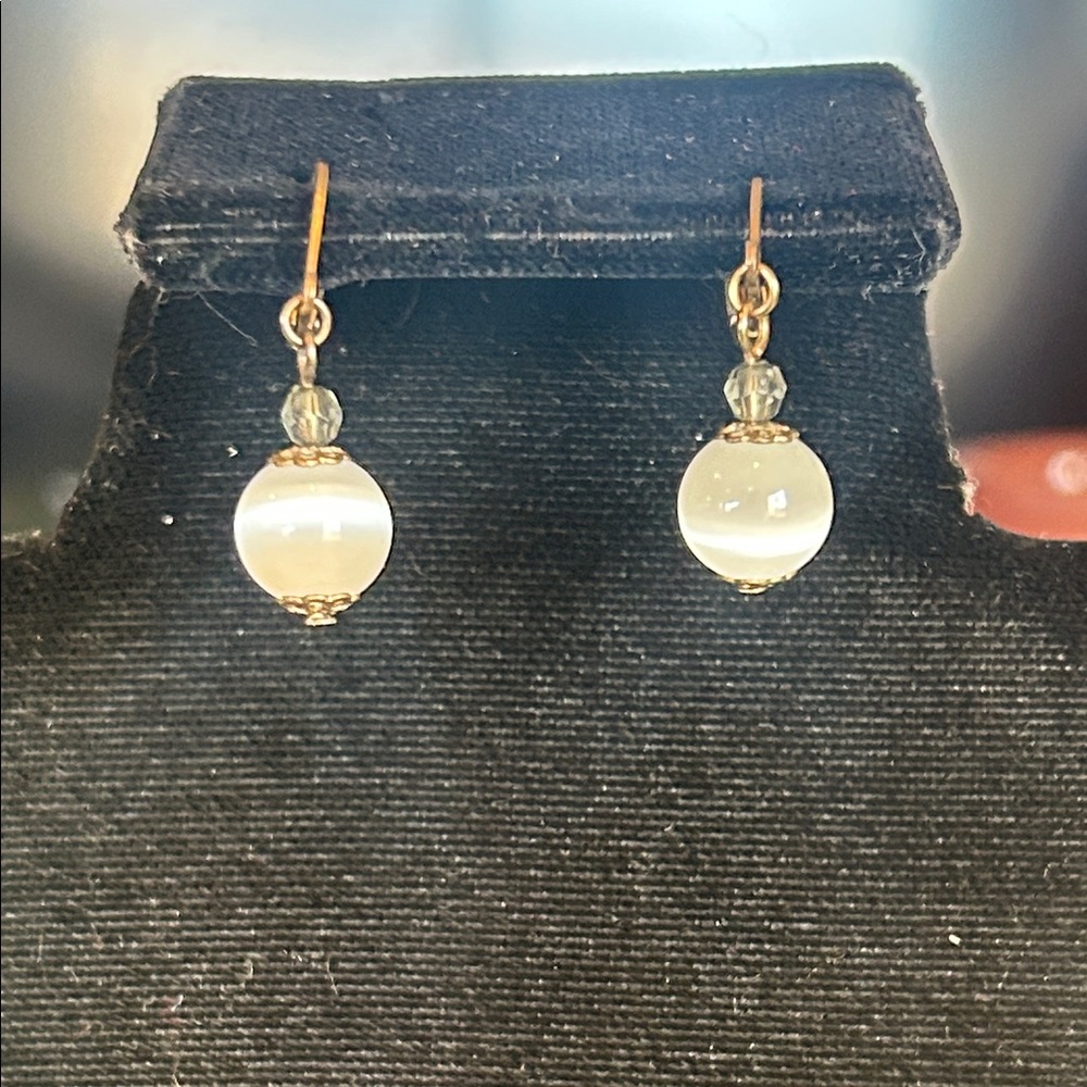 Cats eye bead lever back vintage earrings